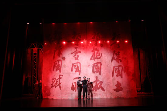 【献礼剧目】优德中国献礼中国共产党成立100周年话剧《大江歌罢》首演成功